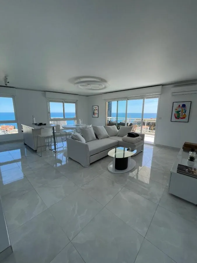 Le Petit Prince: Appartement De Haut Standing contacts